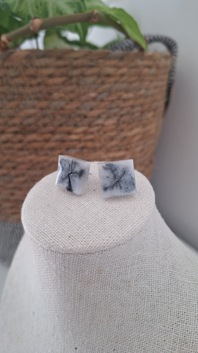 Puces carrées blanc/gris/noir