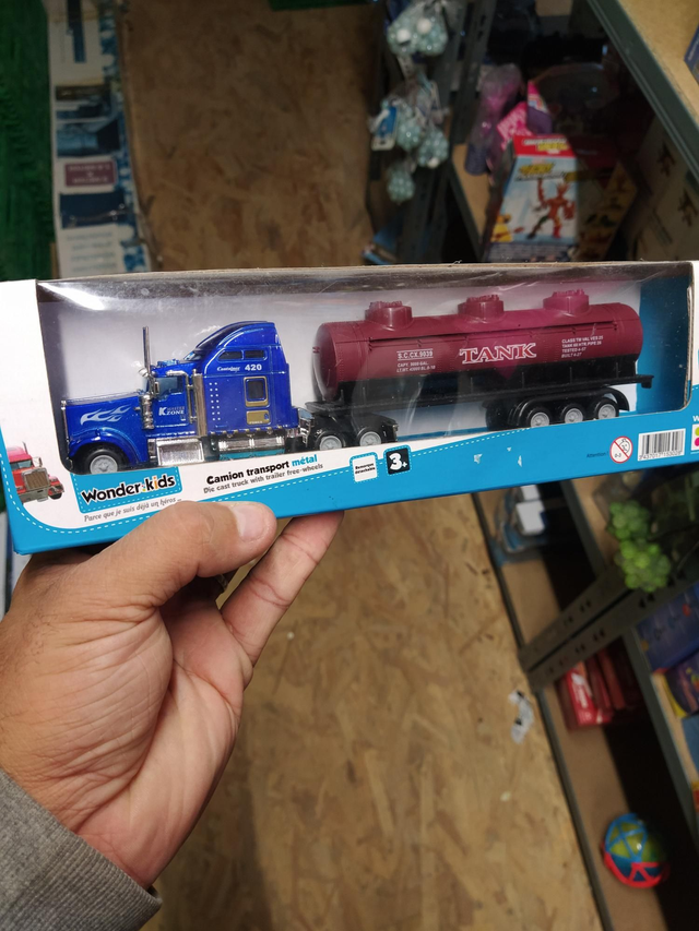 CAMION TRANSPORT MÉTAL