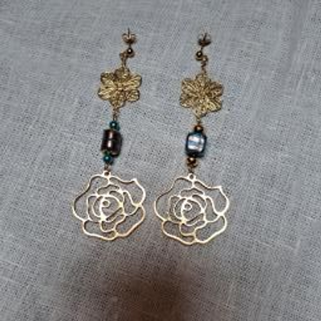 Boucles d'oreilles "Roseraie Enchantée" : Un jardin féerique à vos oreilles
