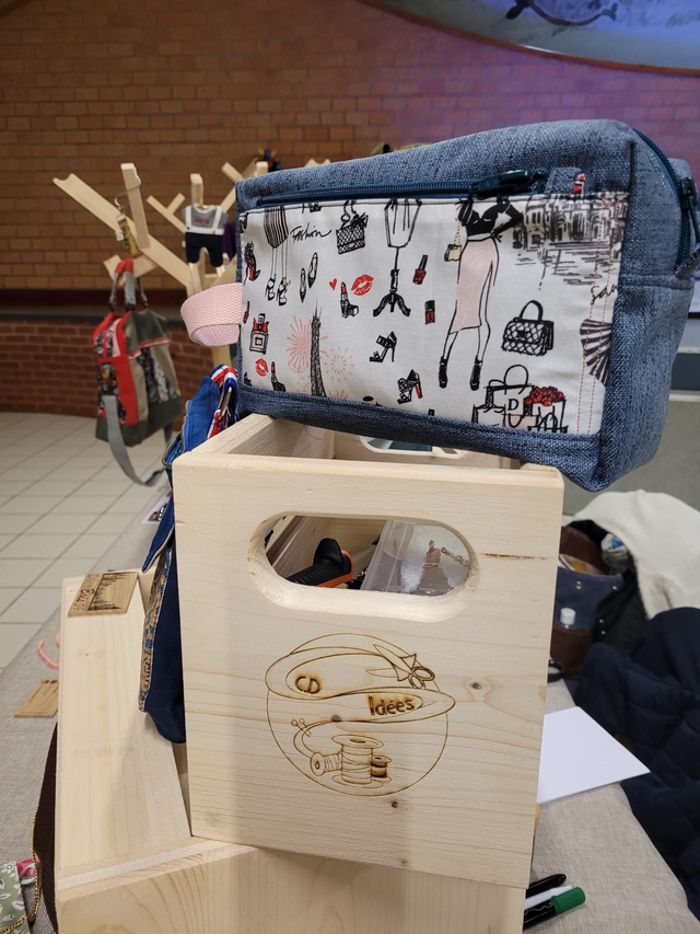 Trousse de toilette- Paris