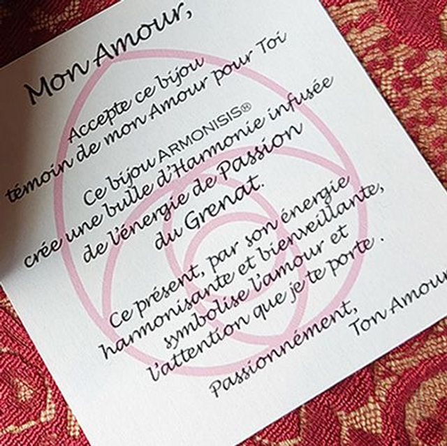 Personnalisation du mot doux d'un bijou de la collection "Je t'aime" PASSION ARMONISIS ®
