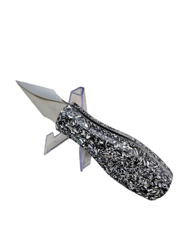 Couteau à huîtres - coquille d&#039;huîtres 