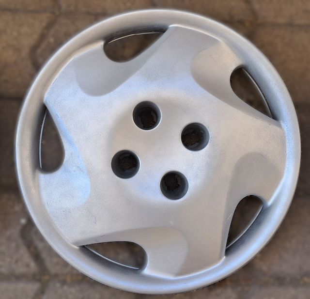 Enjoliveur Citroën Xantia modèle: Grenade 15p occasion