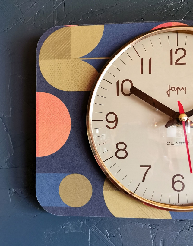 Horloge vintage pendule murale silencieuse rectangulaire "Japy bleu orange"