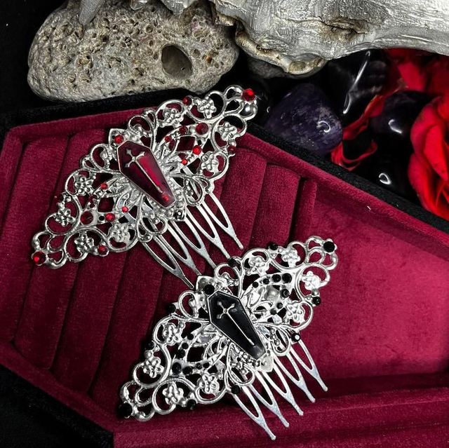 Cemetery clip/comb