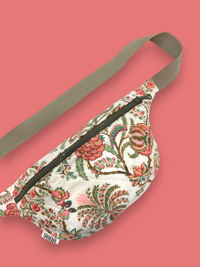 Banane Matelassée Fleurie