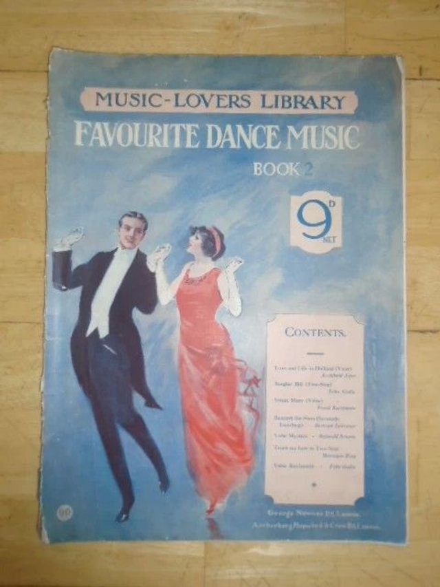 Vintgae Music Lovers Library Favourite Dance Music
