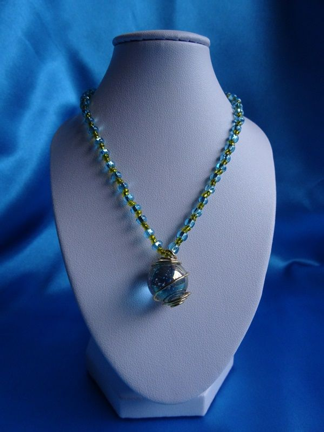 Collier bille en verre perles rocaille turquoise et doré