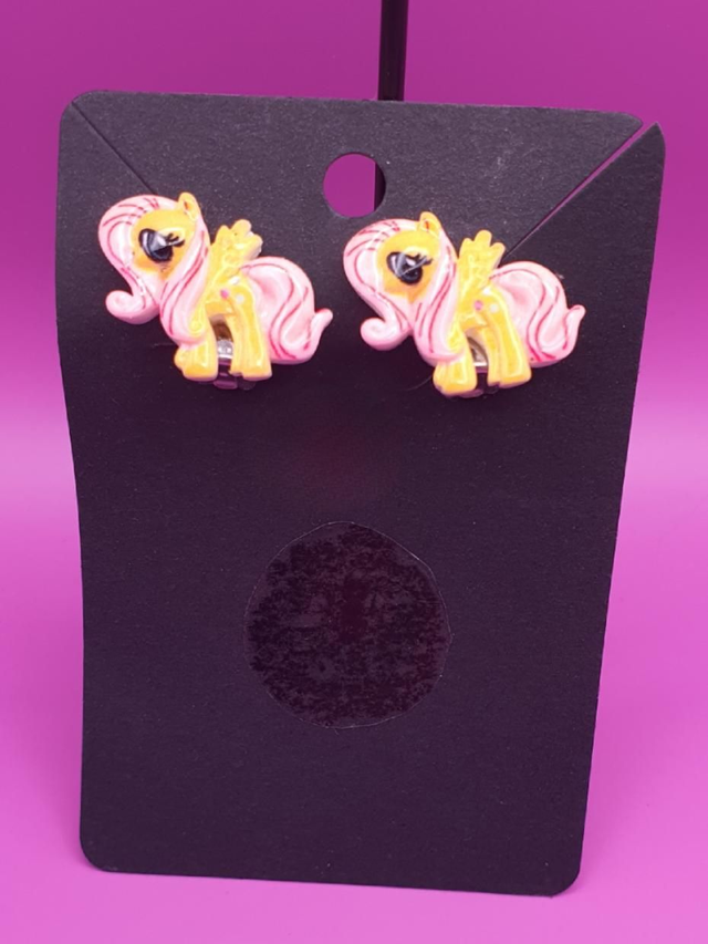 Studs Yellow Flutter 