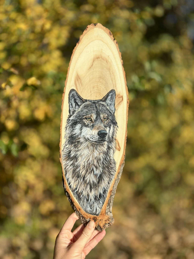 " L"insaisissable " - peinture sur bois ovale 40 cm