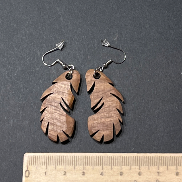 Les feuilles en noyer 