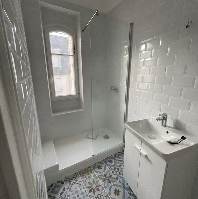 Rénovation ou Reparation salle de bain etc Sur Devis