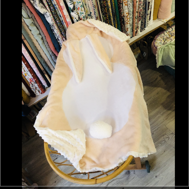 Plaid silhouette lapin