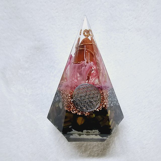 Orgonite pyramide fleur de vie argent hexagonale. 