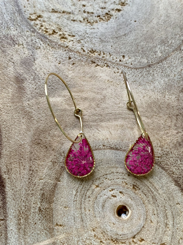 Roses : boucles d'oreilles créoles (dorées)