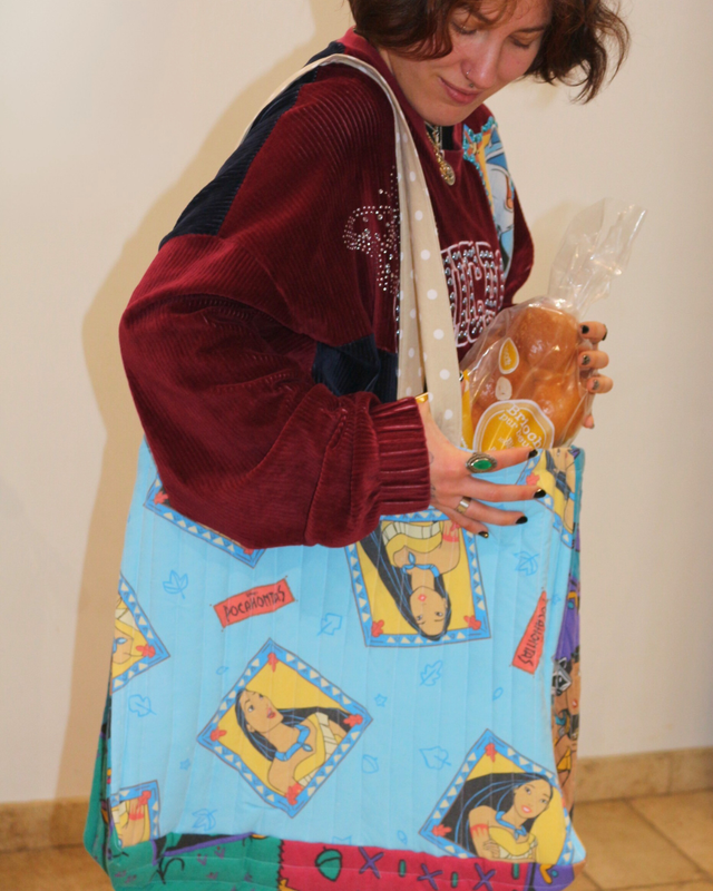 🍃 Sac Cabas XL Upcyclé – Modèle Unique « Pocahontas & Meeko »