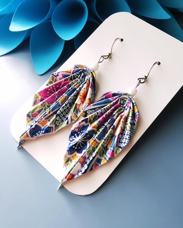 Boucles d&#039;oreilles feuilles en origami