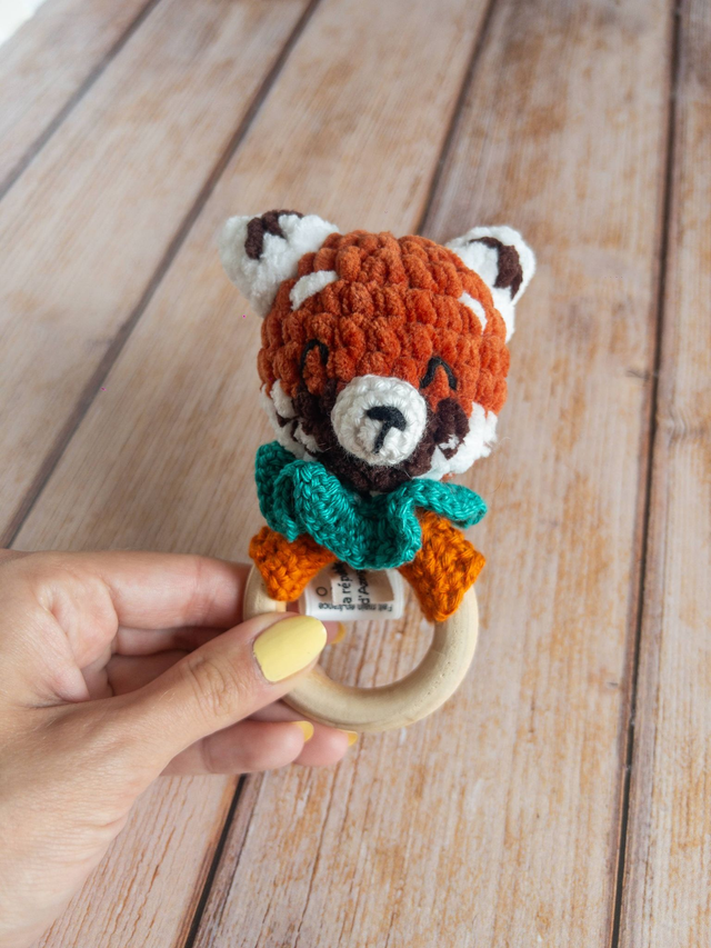 Hochet panda roux collerette canard