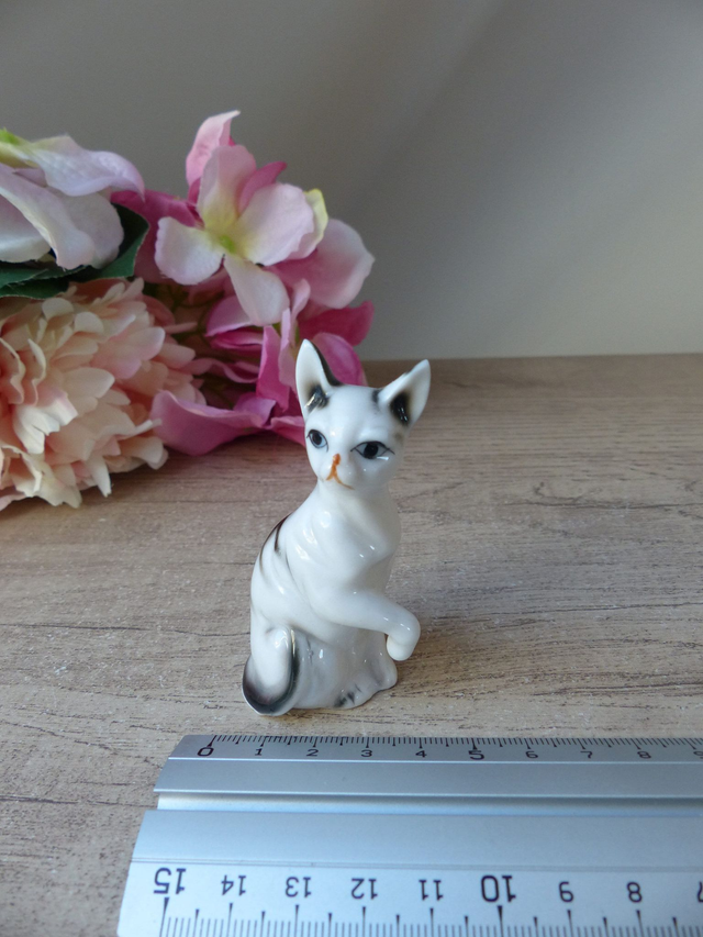 Figurine rare de chat miniature blanc et noir en porcelaine décoration collection chat