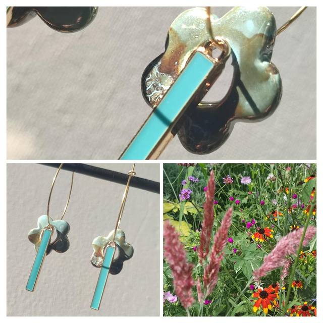 Créoles céramique fleurs turquoise et or et tige en email turquoise, acier inoxydable doré -sans nickel, pièce unique 