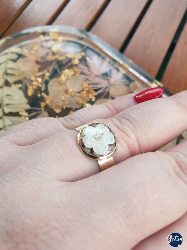 Bague réglable avec fleur de narcisse, base or