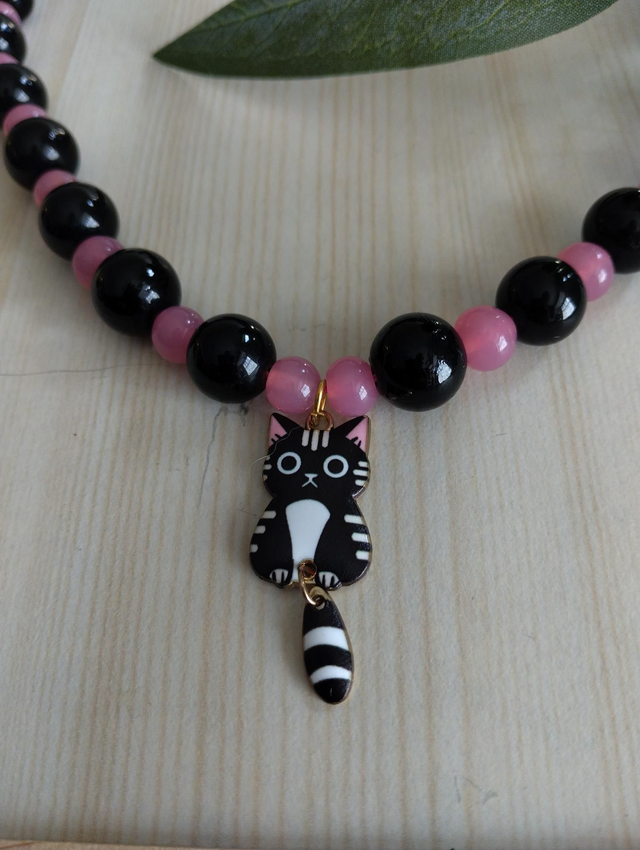 Cue kitty  long necklace