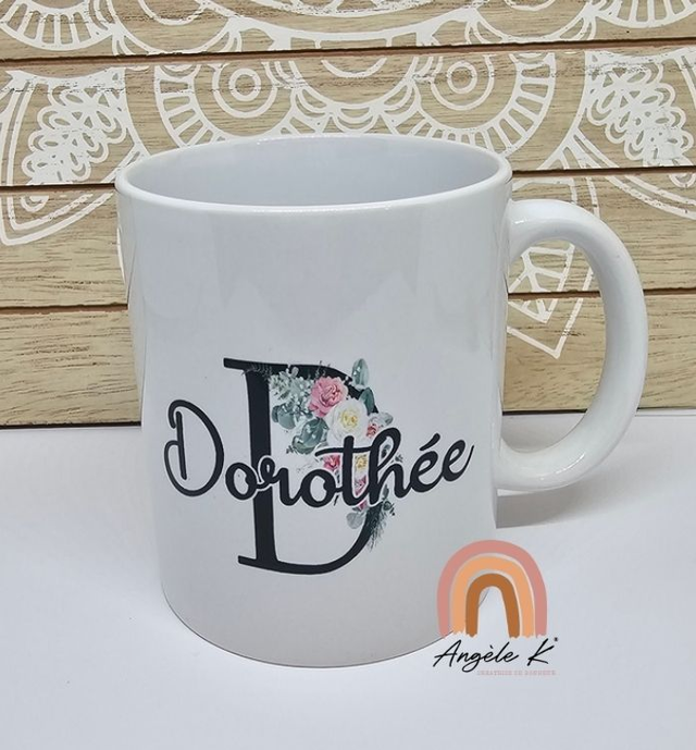 Mug personnalisé thème initiale fleur et prénom
