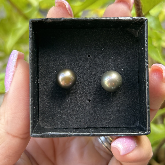 Clous d’oreilles petites perles 2