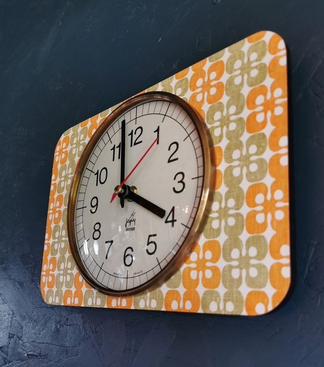Horloge vintage pendule murale silencieuse rectangulaire "Japy vert orange"