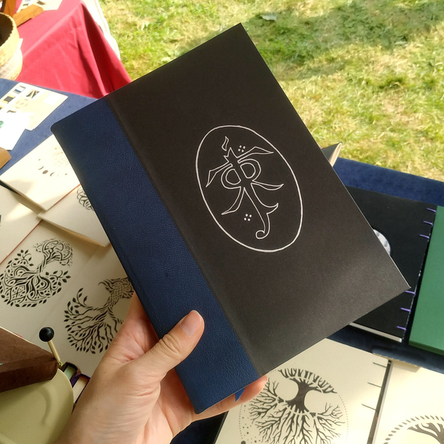 Carnet mi-cuir médiéval fantasy