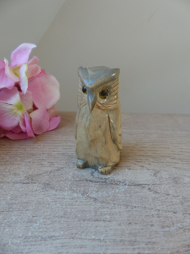 Figurine miniature de hibou sculpté main en corne de buffle - Porte bonheur artisanal - Cadeau original et décoratif - Animal symbolique