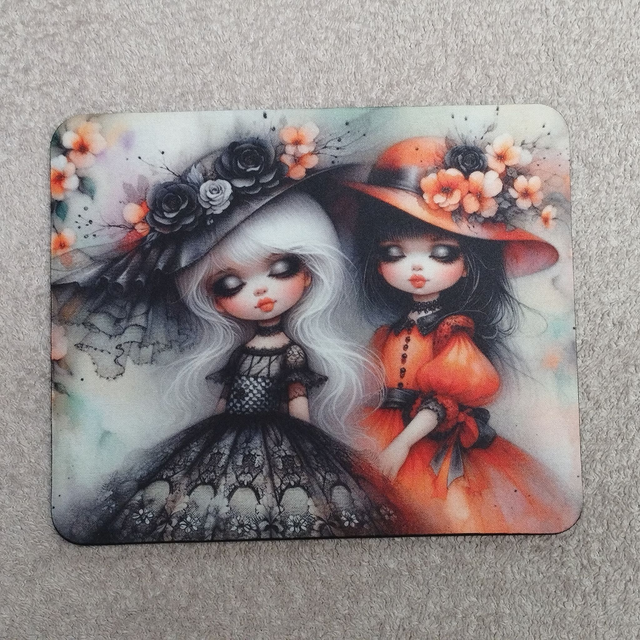 Fille robe noir et orange