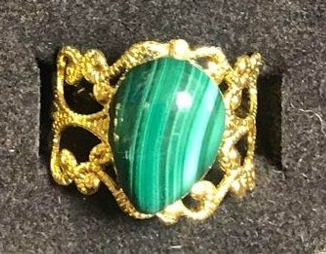 malachite (bague baroque dorée) 