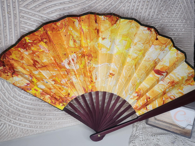 Eventail bois ton orangé