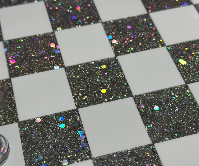 Échiquier Blanc & Paillettes holographiques