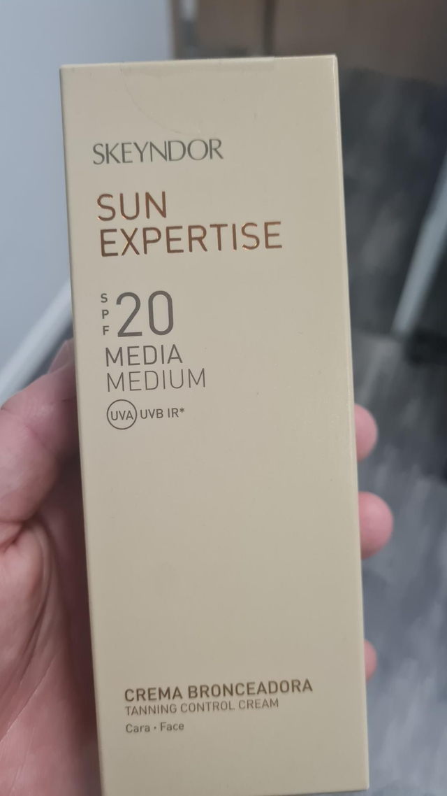 SPF20 tónovaný (BBkrém) uni, krémový 75ml VÝPREDAJ
