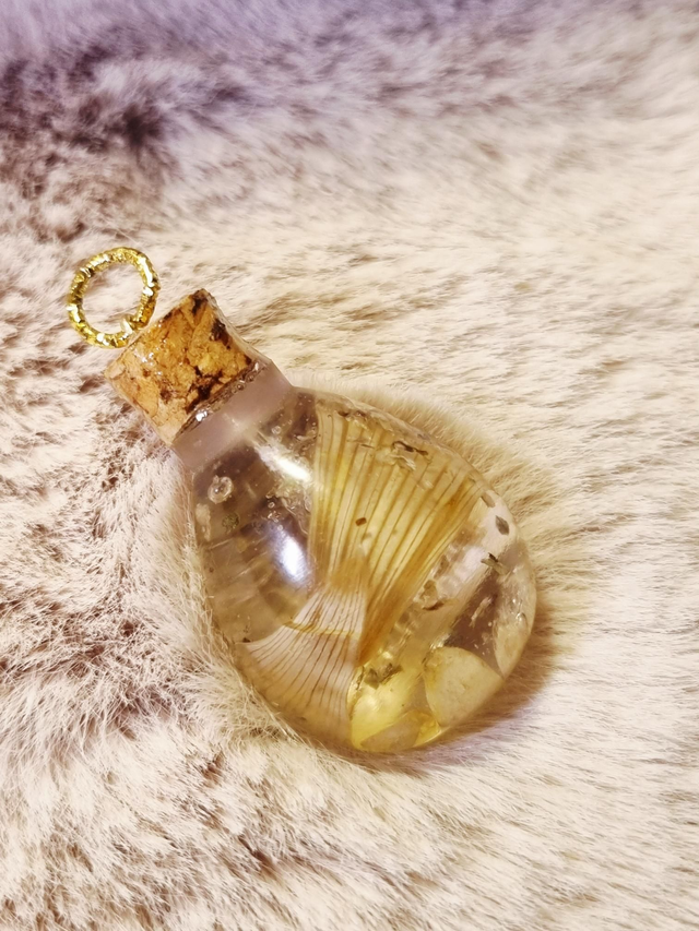 Le Pendentif Potion #52 - Joie