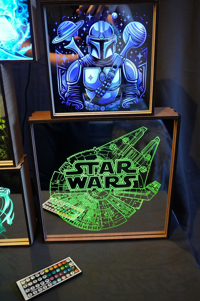 Cadre miroir gravé avec LED RGB- gravure personnalisée miroir interchangeable 