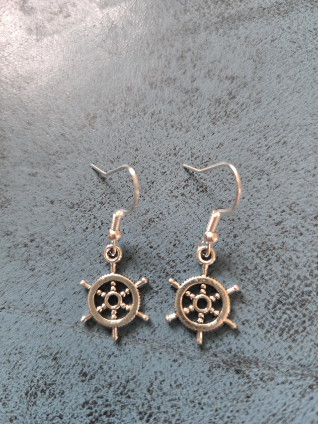 Earrings silver ships wheel