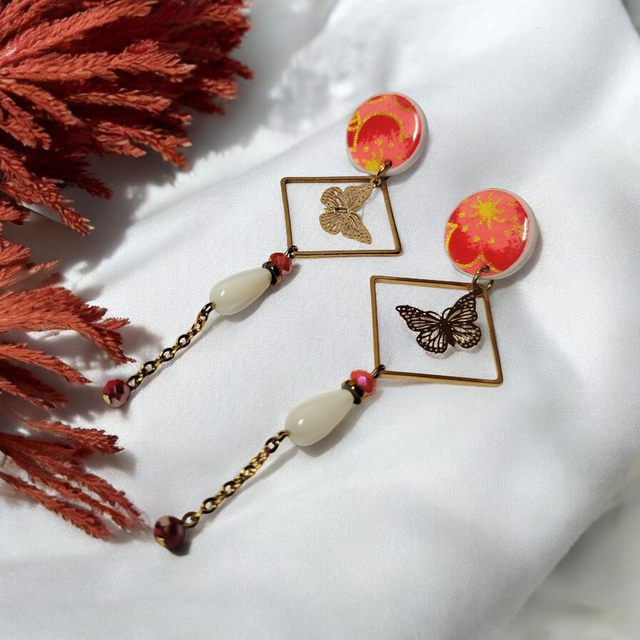 Boucles d'oreilles pendantes motifs japonais corail et rouge