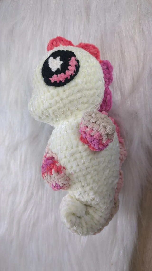 Hippocampe blanc et rose 