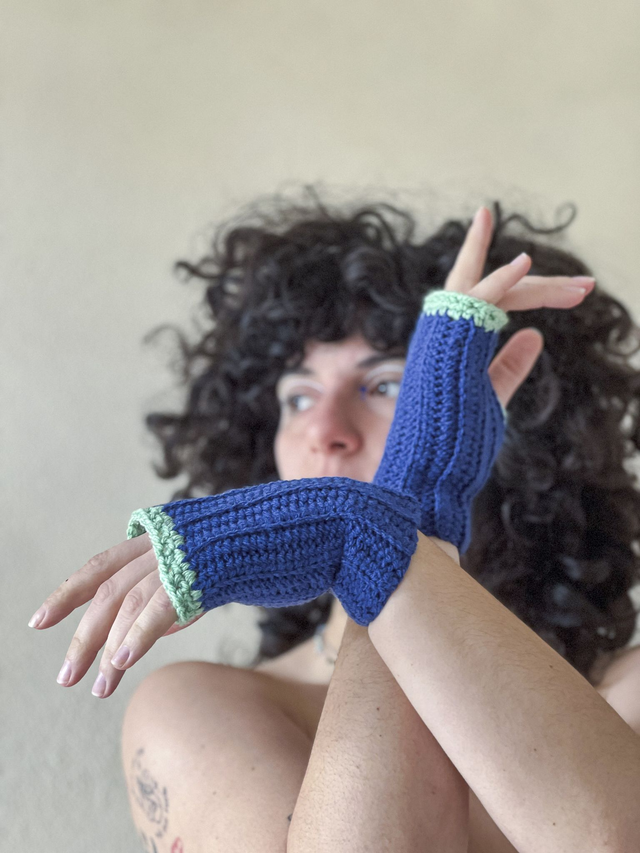 Mitaines bleu electrik