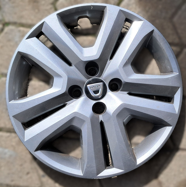 Enjoliveur Dacia Duster II 16&quot; Modèle: Saria  Occasion 