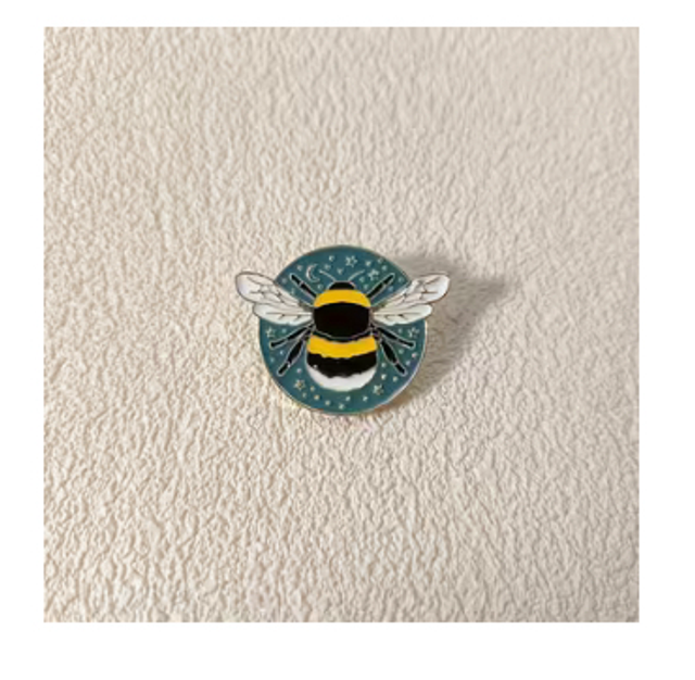 Bumble bee pin