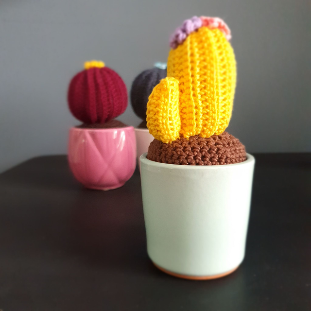 Gehaakte cactus in potje - geel