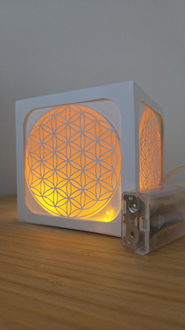 Lampe Cube Fleur de Vie – Décoration Lumineuse et Protection Énergétique