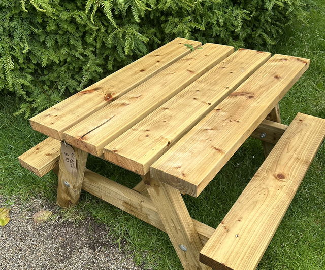 Kids picnic table 