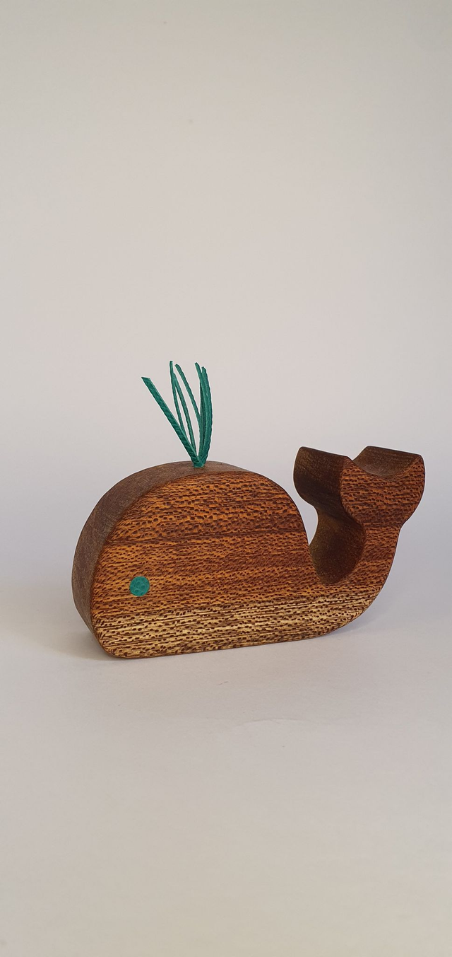 Baleine décorative en bois de niangon et cuir vert