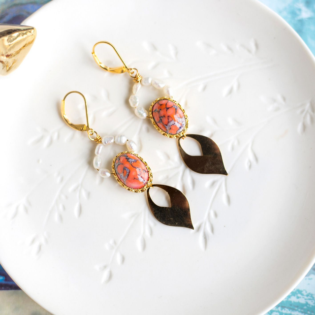Boucles d'oreilles cabochons en verre orange vintage et perles d'eau douce