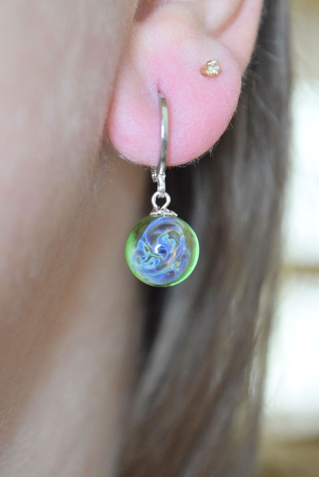 CRÉOLES NÉBULEUSE VERT MONTURE ARGENT